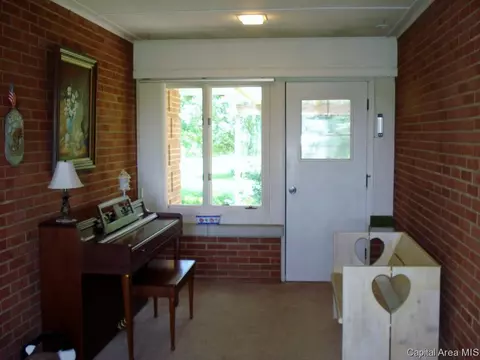 604 S Center St, Oneida, IL 61467 photo 15
