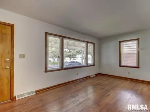 1836 Black Ave, Springfield, IL 62702 photo 5