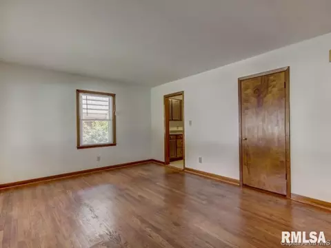 1836 Black Ave, Springfield, IL 62702 photo 4