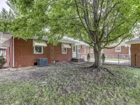 1836 Black Ave, Springfield, IL 62702 photo 22