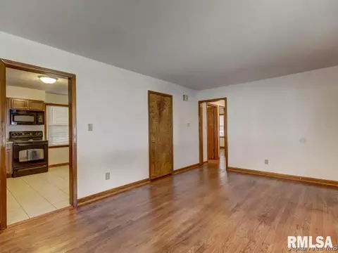 1836 Black Ave, Springfield, IL 62702 photo 3