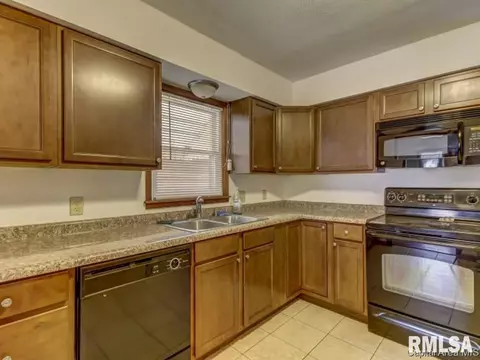 1836 Black Ave, Springfield, IL 62702 photo 7