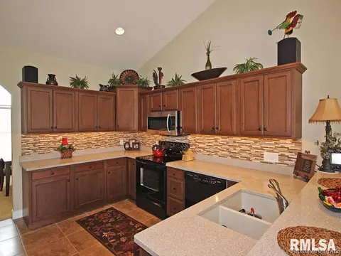 496 Woodbridge Rd, Springfield, IL 62711 photo 8
