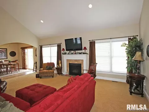 496 Woodbridge Rd, Springfield, IL 62711 photo 4
