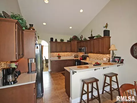 496 Woodbridge Rd, Springfield, IL 62711 photo 7