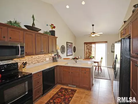 496 Woodbridge Rd, Springfield, IL 62711 photo 9