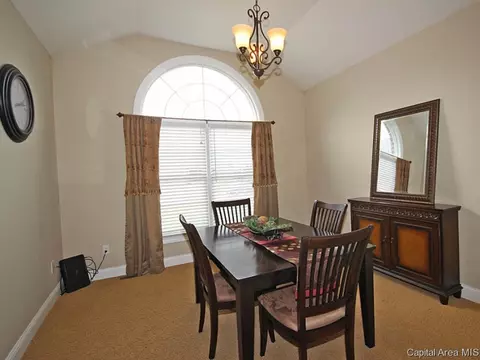 496 Woodbridge Rd, Springfield, IL 62711 photo 12