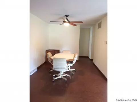 2204 Trowbridge Rd, Springfield, IL 62703 photo 7