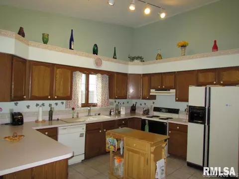 1421 Guemes, Springfield, IL 62702 photo 6