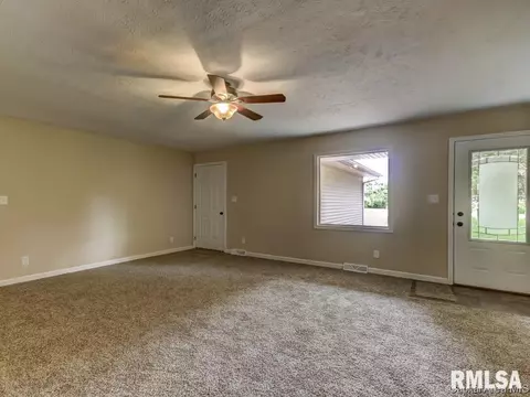 3081 Winch Rd, Springfield, IL 62707 photo 2