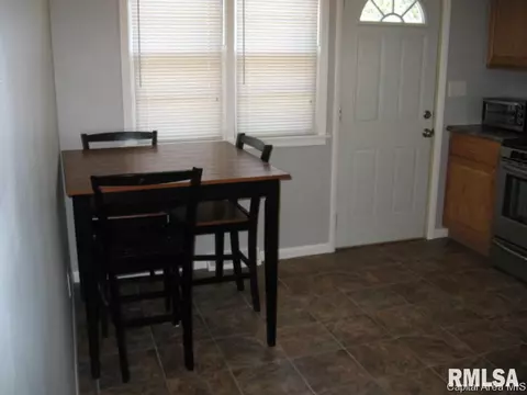 29 Midland Ct, Springfield, IL 62702 photo 8