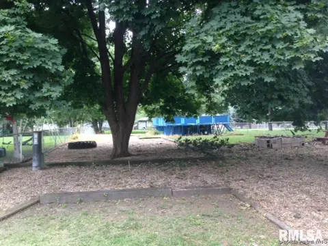 1901 N Albany, Springfield, IL 62702 photo 6