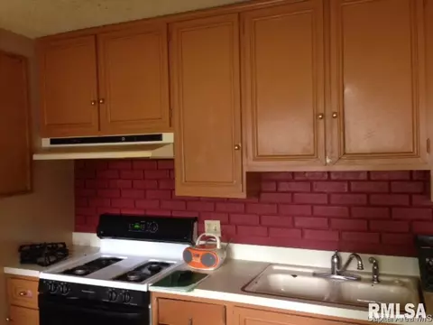 1901 N Albany, Springfield, IL 62702 photo 7