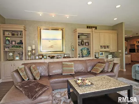 2109 Greenside Dr, Springfield, IL 62704 photo 9