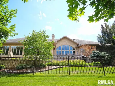 2109 Greenside Dr, Springfield, IL 62704 photo 2