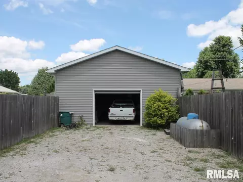 2036 E Cedar St, Springfield, IL 62703 photo 6