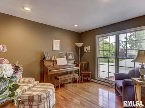 505 Silver Spring Dr, Springfield, IL 62702 photo 5