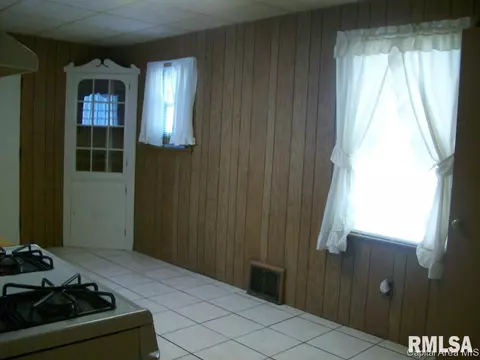 2320 S 13th, Springfield, IL 62703 photo 4