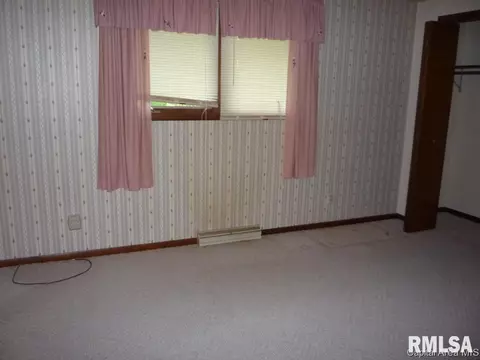 2424 Austin, Springfield, IL 62704 photo 7