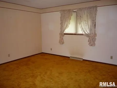 2424 Austin, Springfield, IL 62704 photo 5