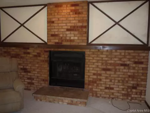 2424 Austin, Springfield, IL 62704 photo 2