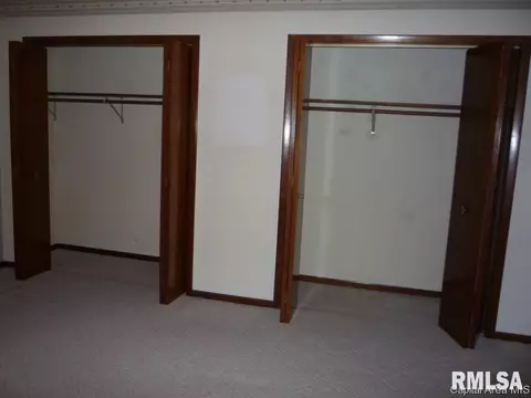 2424 Austin, Springfield, IL 62704 photo 8