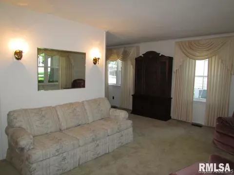 3069 Louise, Springfield, IL 62702 photo 2