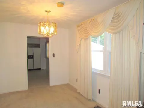 3069 Louise, Springfield, IL 62702 photo 4