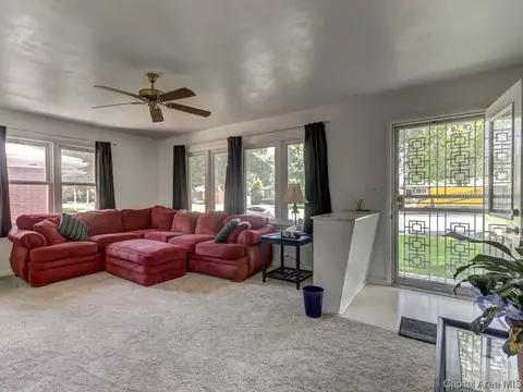 23 Monica Ct, Springfield, IL 62702 photo 2
