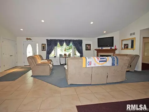 3401 Hazlett Rd, Springfield, IL 62707 photo 2