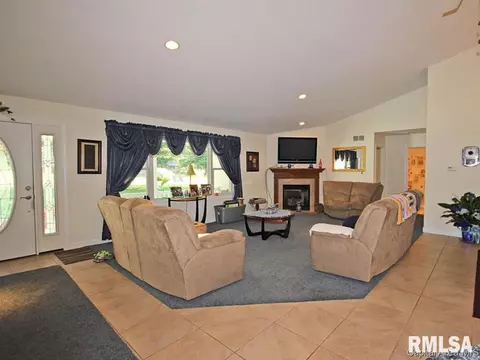 3401 Hazlett Rd, Springfield, IL 62707 photo 3