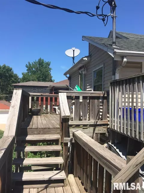 915 S 4th St, Springfield, IL 62703 photo 3