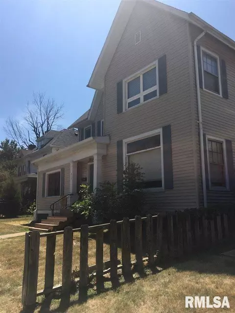 915 S 4th St, Springfield, IL 62703 photo 2
