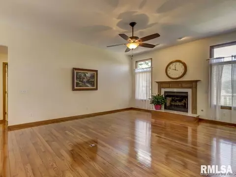 2217 Lake Crst, Springfield, IL 62712 photo 4