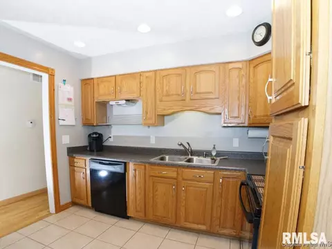 2916 Sherborn Rd, Springfield, IL 62702 photo 9