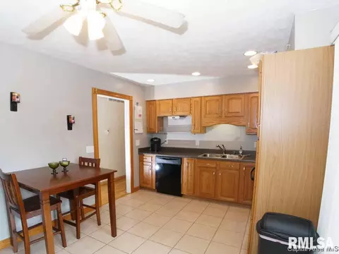 2916 Sherborn Rd, Springfield, IL 62702 photo 6
