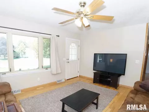 2916 Sherborn Rd, Springfield, IL 62702 photo 5