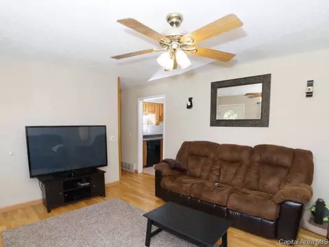 2916 Sherborn Rd, Springfield, IL 62702 photo 4