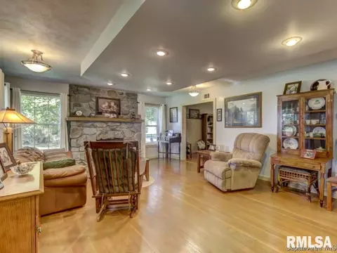 953 Klor Rd, Buffalo, IL 62515 photo 21
