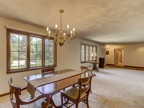 6 Harlan Ct, Springfield, IL 62712 photo 2