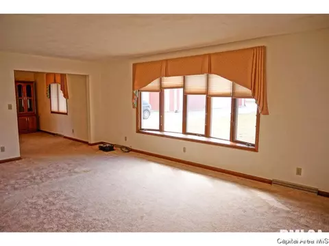 403 Smith St, Harvel, IL 62538 photo 2