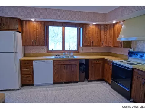403 Smith St, Harvel, IL 62538 photo 11