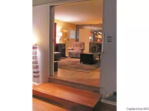 136 Nottingham, Springfield, IL 62704 photo 9