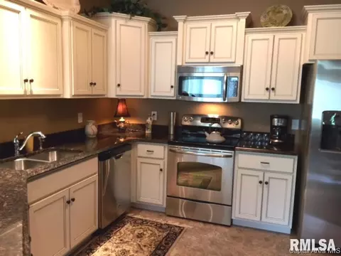 3304 Pinyon, Springfield, IL 62711 photo 2