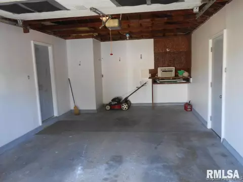 2200 E Converse St, Springfield, IL 62702 photo 10