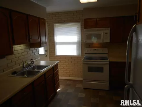 2200 E Converse St, Springfield, IL 62702 photo 6