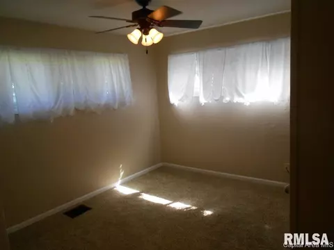 2200 E Converse St, Springfield, IL 62702 photo 5