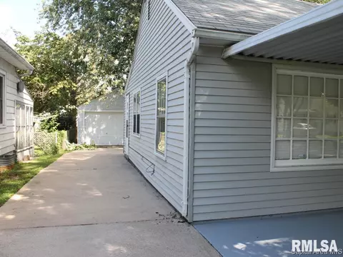 2226 S 14th St, Springfield, IL 62703 photo 13