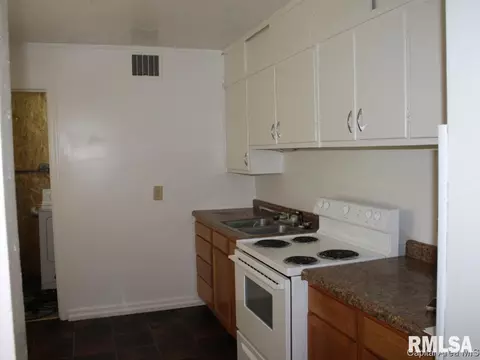 2226 S 14th St, Springfield, IL 62703 photo 5
