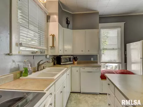 630 S Amos, Springfield, IL 62704 photo 9